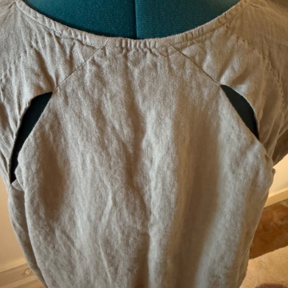 Black Crane "Back Slit" Linen Dress - Picture 3 of 6